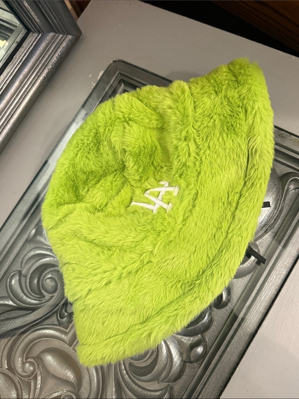 LA Embroidered Faux Fur Lime Green Bucket Hat Fuzzy - Picture 2 of 8